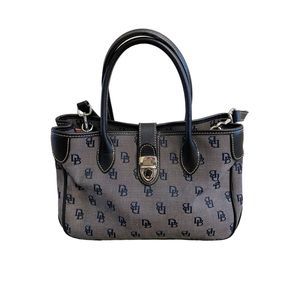 Dooney&bourke grey logo print medium size shoulder/crossbody bag